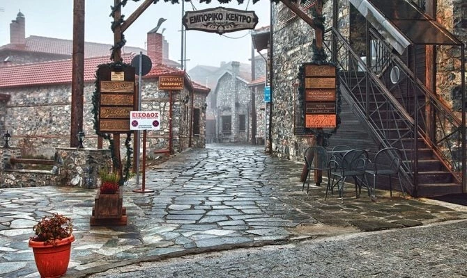 Η «Αράχωβα της Μακεδονίας»: Ένας υπέροχος πέτρινος οικισμός σε υψόμετρο 1.200 μέτρων (εικόνες)